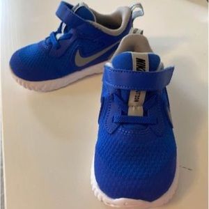 Brand New Toddler Nike Sneakers - size 7c